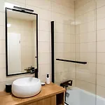 Skylark - Manhattan Penthouse With Jacuzzi & Panoramic View شقة براشوف