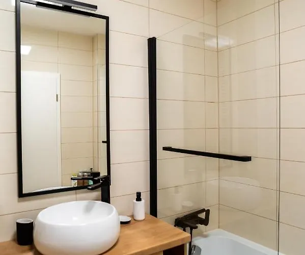 Skylark - Manhattan Penthouse With Jacuzzi & Panoramic View דירה בראשוב